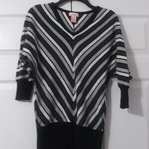 Candies Tunic Sweater Size M